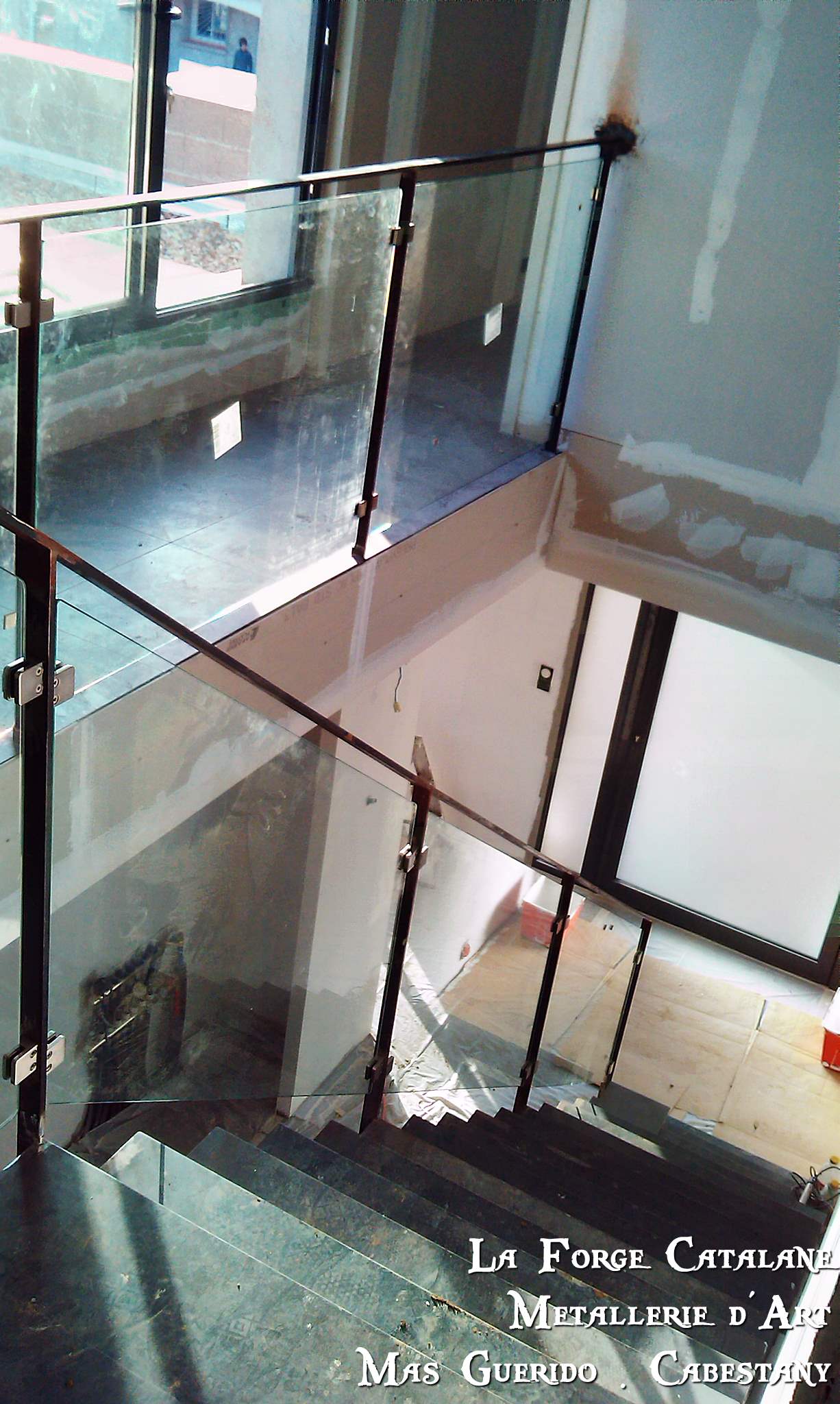 Garde corps et rampant verre main courante forge catalane 3.jpg